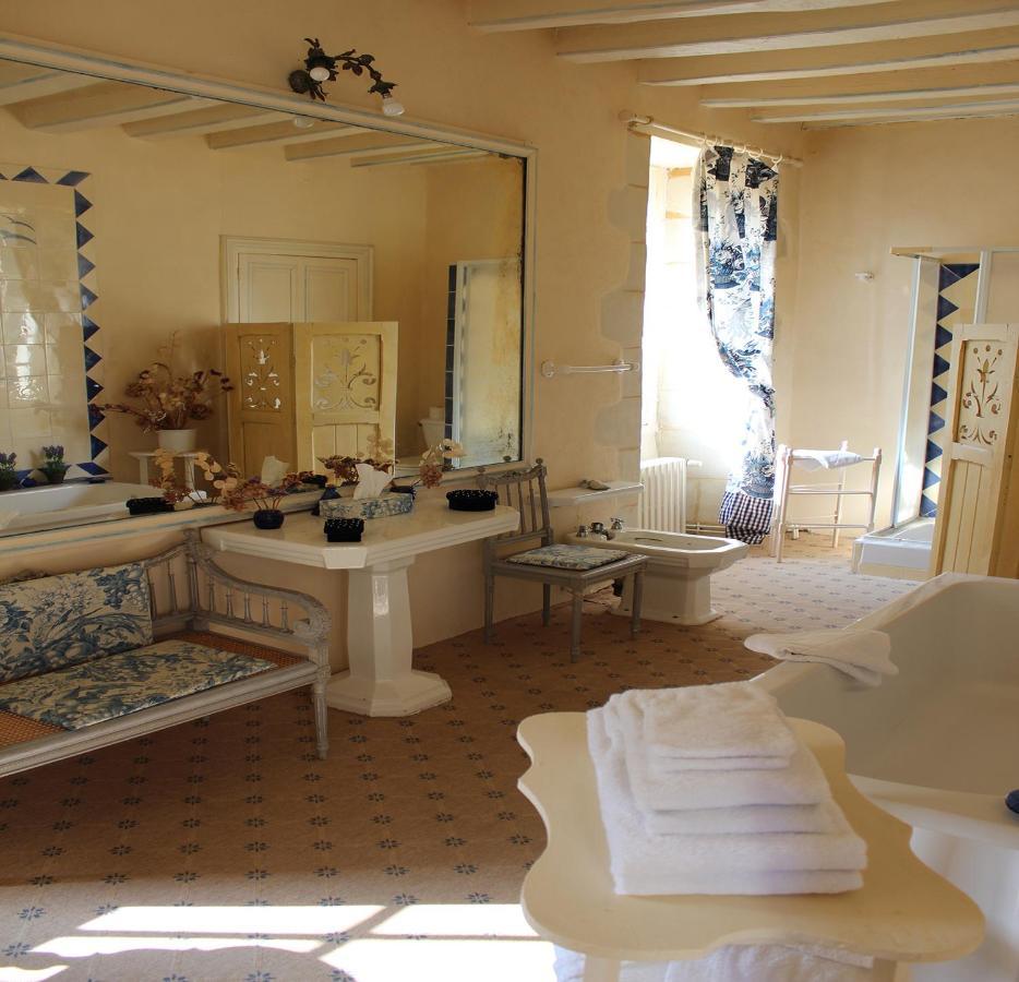 Chateau De Chambiers Durtal Zimmer foto